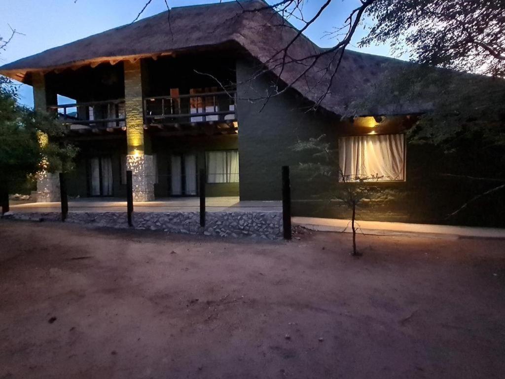Croc Orvyll'S Kruger Lodge Марлот-Парк Экстерьер фото